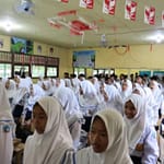 Pelindo Tanamkan Semangat Belajar dan Inovasi di Kalangan Pelajar Banjarmasin PHOTO-2025-10-14-18-30-47