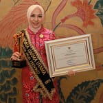 Bunda PAUD Kalsel Raih Penghargaan Tertinggi Nasional, Bukti Komitmen Bangun PAUD Berkualitas 8a2d66d3-0f3f-47b6-8fb6-8bbf69070dce-1365x2048-1