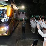 Gubernur Kalsel Lepas Kloter Perdana Haji, Tekankan Kesehatan dan Titip Doa untuk Banua WhatsApp-Image-2026-04-24-at-15.12.58-scaled
