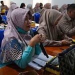 Tingkatkan Kualitas Layanan Publik, ASN Darpusda Banjarbaru Ikuti Pelatihan Service Excellent dari Bank Kalsel Pelatihan Service Excellent dari Bank Kalsel