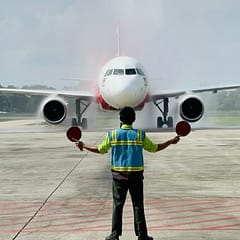 Bandara Syamsudin Noor Resmi Go Internasional, AirAsia Mendarat Perdana dari Kuala Lumpur, Bandara Internasional Sejalan Asta Cita Presiden Prabowo Subianto WhatsApp Image 2025-10-20 at 18.52.54 (1)