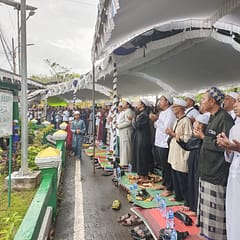 Dibanjiri Lautan Manusia, Haul ke-79 Habib Hamid Basirih Diperingati Penuh Khidmat PHOTO-2025-11-09-16-21-34