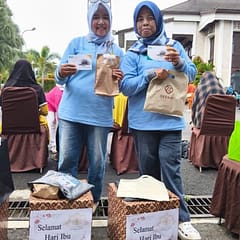 Dorong Kesadaran Kelola Sampah,Fatmawaty Raih Penghargaan Ibu Hebat PHOTO-2025-12-16-09-41-25