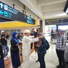 Hangatnya Sambutan untuk Duta Pers Banua, Kontingen HPN Kalsel Disambut Kadis Pertanian Banten WhatsApp Image 2026-02-06 at 18.10.56 (1)