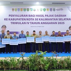 Gubernur Muhidin Pimpin RUPS Bank Kalsel, Dorong Kinerja Tetap Kompetitif IMG-20260305-WA0117-2223974045