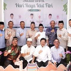 Gubernur Muhidin dan Wagub Hasnuryadi Silaturahmi Idul Fitri di Kediaman Sekdaprov Kalsel WhatsApp-Image-2026-03-24-at-17.57.38-scaled