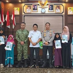 Pemkab Balangan Salurkan Puluhan Al-Qur’an untuk Dukung Pembelajaran Santri TPA di Desa Suryatama IMG-20260517-WA0081