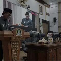 DPRD Balangan Sahkan Raperda Pertanggungjawaban APBD 2025, Tekankan Tujuh Rekomendasi Perbaikan WhatsApp Image 2026-07-14 at 07.02.44