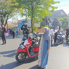 Saat Merah Putih Dikibarkan, Pengendara di Ahmad Yani Banjarmasin Berhenti Sejenak PHOTO-2026-08-17-13-14-31