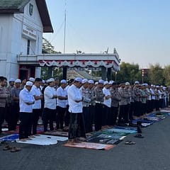Kemarau Berkepanjangan, Warga Balangan Bersama Pemkab Gelar Salat Istisqa Memohon Turunnya Hujan IMG-20260819-WA0014-768x1024