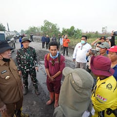 Gubernur Muhidin Pantau Karhutla di Liang Anggang, Pastikan Pembasahan Lahan Terus Berjalan IMG-20260902-WA0005